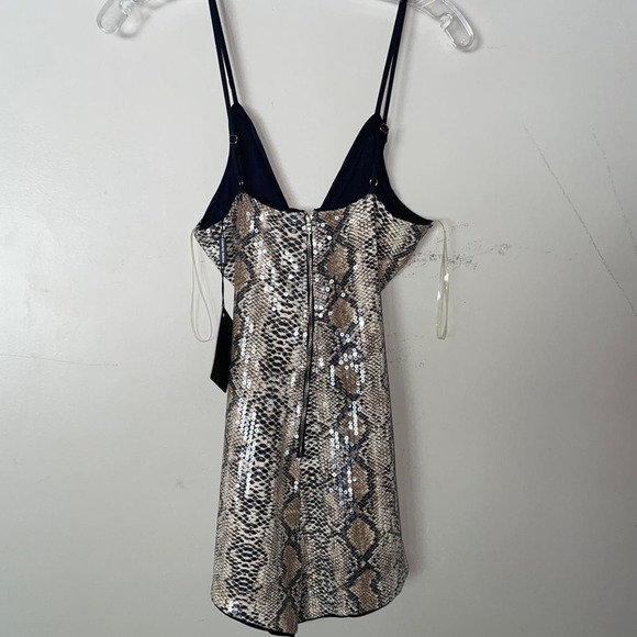 New with tags belted sequin - Picture 2 of 2